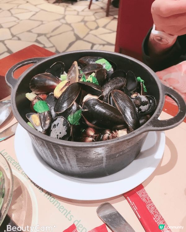 以上三張都係唔同時段影嘅打卡美食相我認為都啱我食同埋幾好食所...