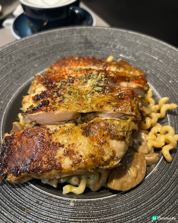 黑芝麻梳乎厘☁️！捲捲意粉超正😋！