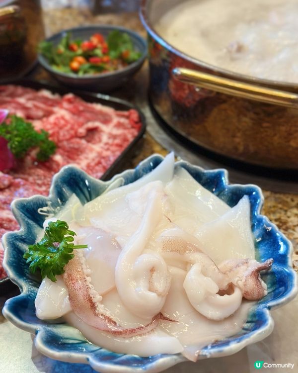 霓虹火鍋夜！老香港風味🔥🍲 15字