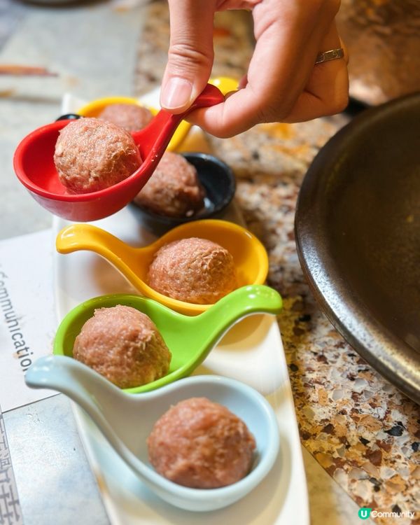霓虹火鍋夜！老香港風味🔥🍲 15字