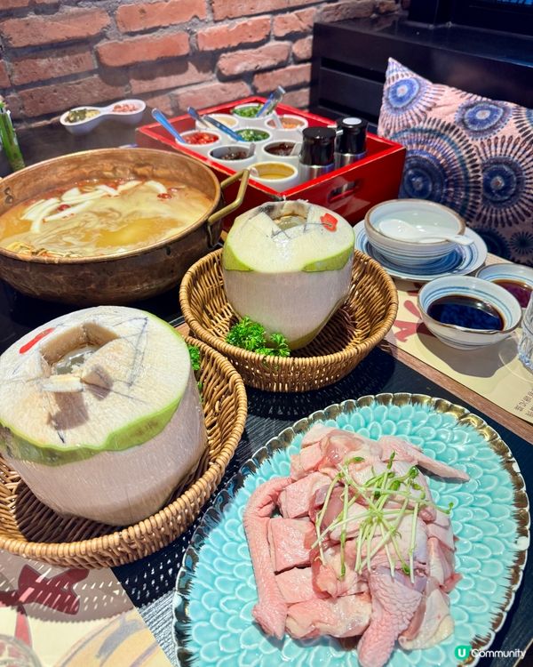 椰子雞火鍋🍲足料半隻雞兩個椰青🐔🥥