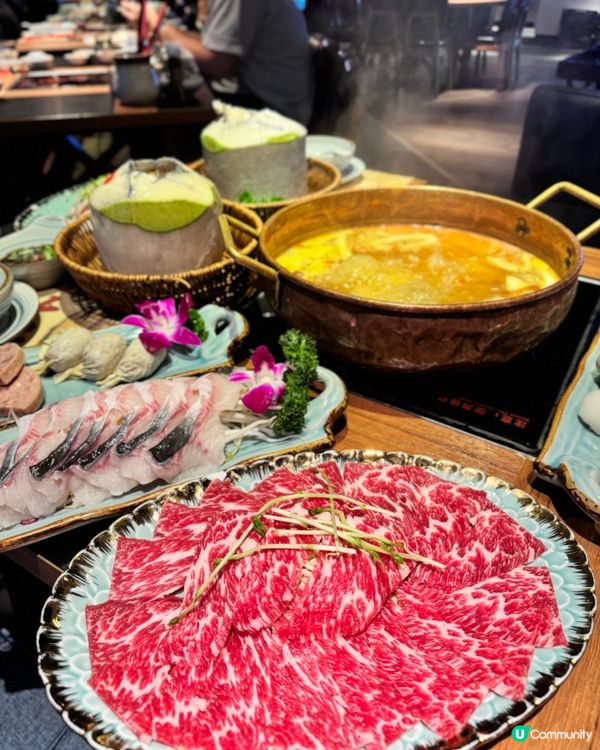 椰子雞火鍋🍲足料半隻雞兩個椰青🐔🥥