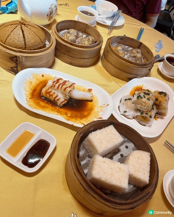 吃了華宴的早茶，很好吃😋最喜歡布拉雜醬白腸粉、馬拉糕，超好吃...