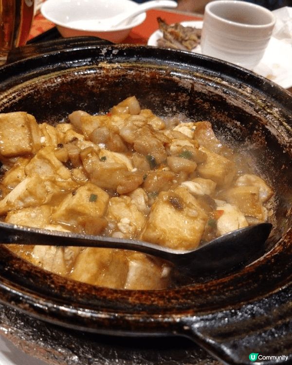 酥炸生蠔煲、鹹魚雞粒豆腐煲同馬拉盞芥蘭煲，三款廣東小菜真係好...