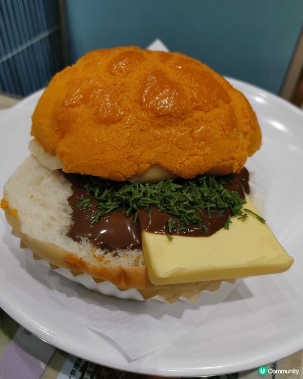 《爆餡菠蘿油＋瑞士雞翼撈麵套餐》