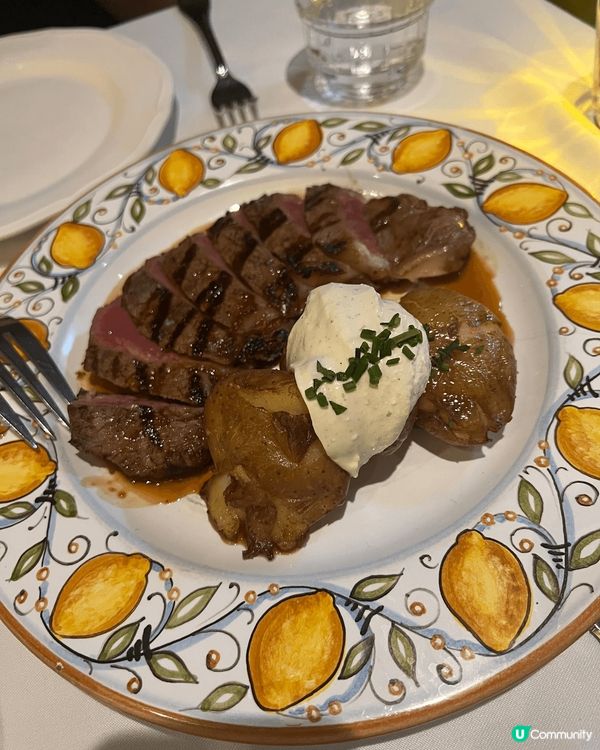 近排同朋友去咗呢一間La Favorita 度慶祝生日~ 成...