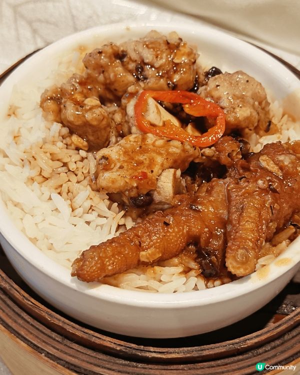 週末到馬鞍山飲茶，海港酒家的柴魚花生粥好心思，上面加了油炸鬼...