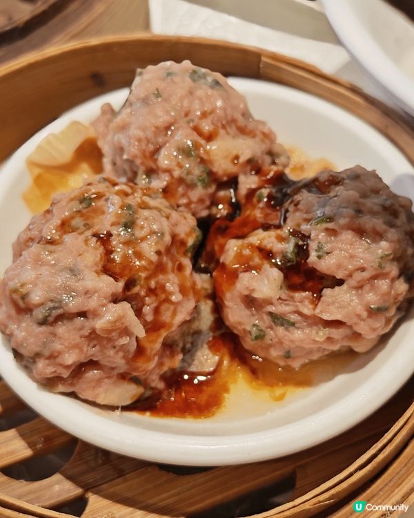 週末到馬鞍山飲茶，海港酒家的柴魚花生粥好心思，上面加了油炸鬼...