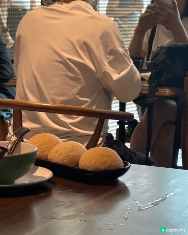 沙田添好運餐廳的點心精緻又充滿港式味道，除了必食的脆皮叉燒包...