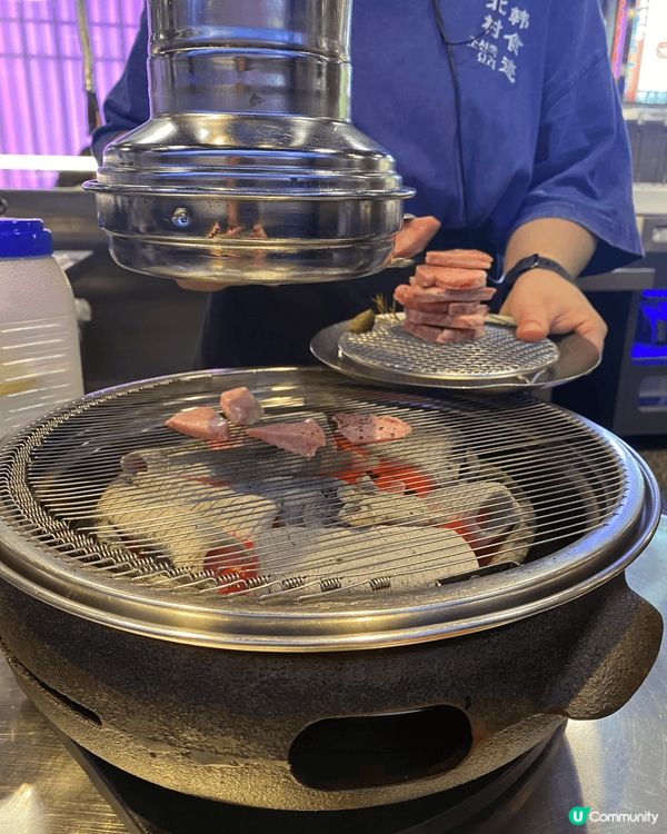 我想推介位卡深圳北村韓食烤活鰻啊，呢個鰻魚條條生猛，肉質肥美...