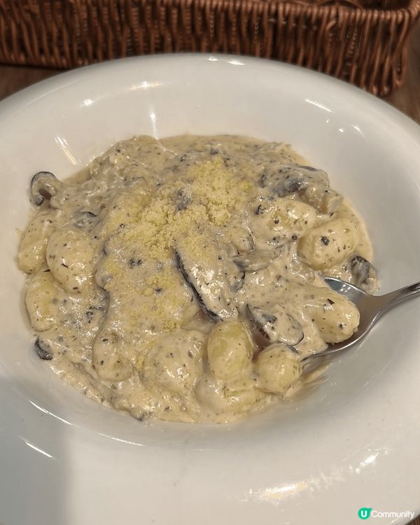 土瓜灣漆咸道北嘅遇見你，黑松露忌廉雜菌薯仔粉，食落煙煙韌韌，...