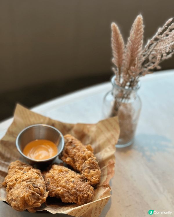 喺將軍澳單車公園踩完單車，去咗將軍澳單車館入面嘅牧羊少年咖啡...