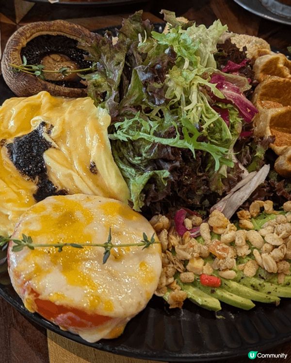 屯門盤子工房，最推介佢個全日早餐，價錢唔貴又大份，個炒蛋好出...