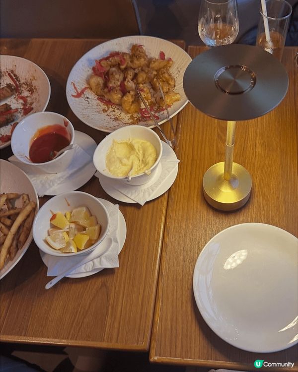 中環7號碼頭餐廳 watermark 餐廳裝修特別高貴 侍應...