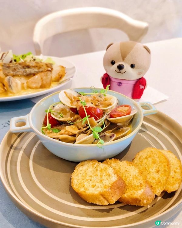 女生愛吃甜品，既可打卡又可跟朋友一起