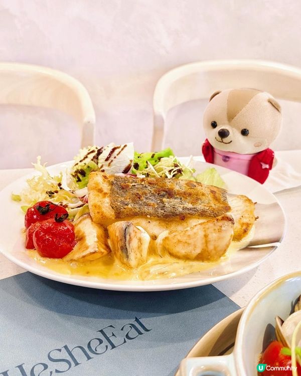 女生愛吃甜品，既可打卡又可跟朋友一起