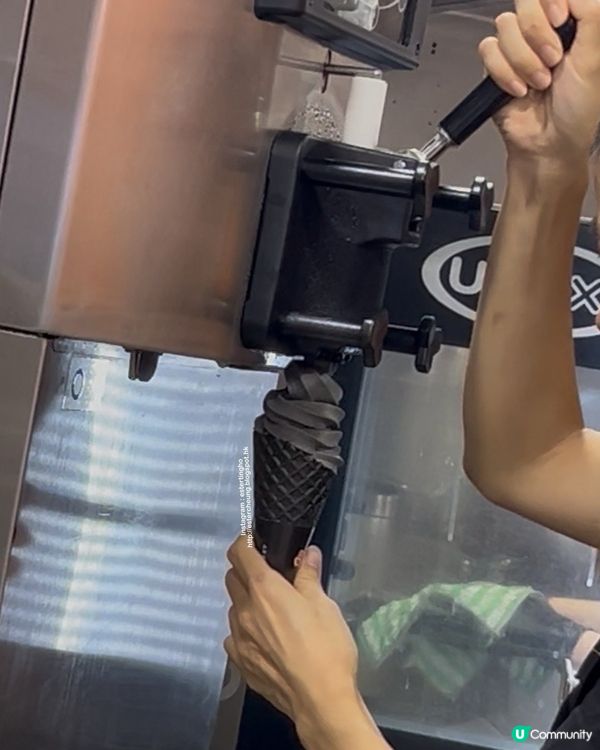 啖啖芝麻香 💕 特濃黑芝麻軟雪糕