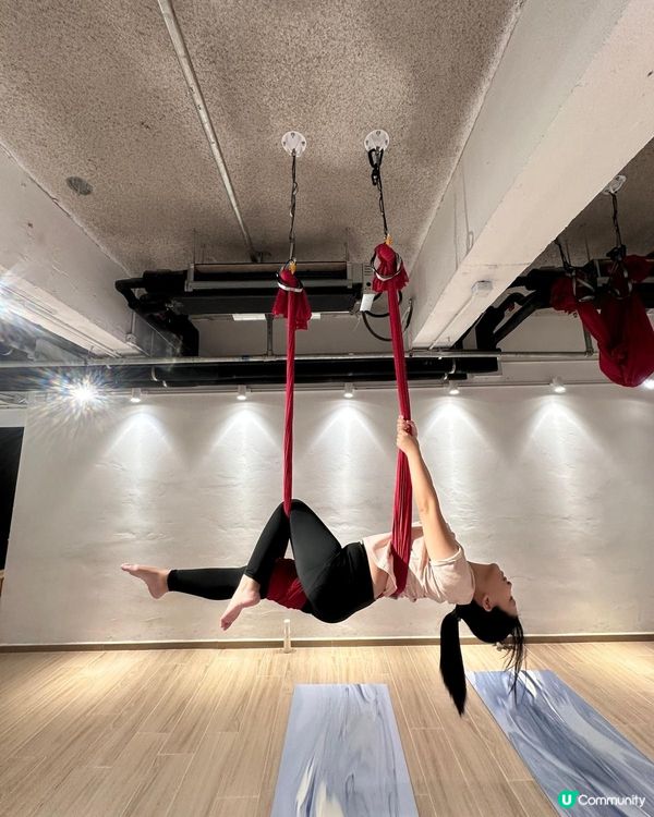 空中瑜伽初體驗！🧘‍♀️ 飄浮舒展超爽！✨