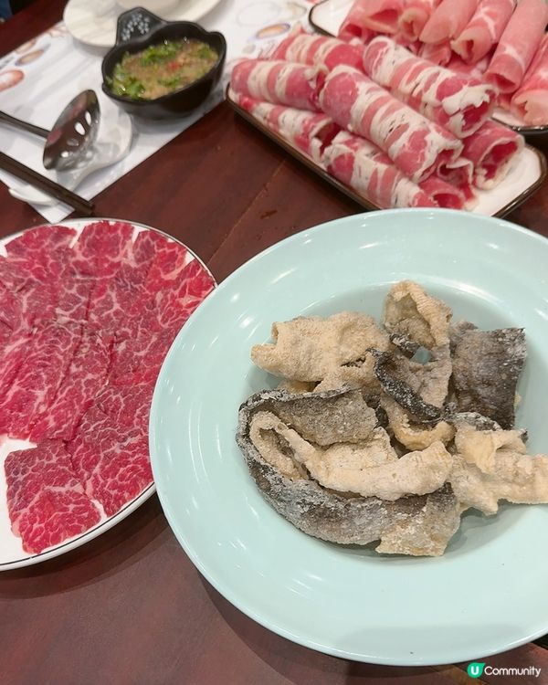 港式邊爐是一個多人聚會不錯的選擇
