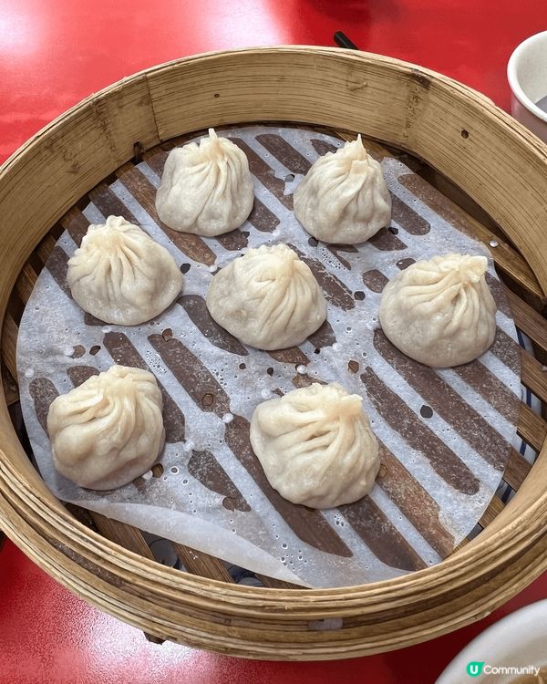 高雄 厚德福，湯包世一，皮薄多汁，估唔到佢既卷物都好好食！
