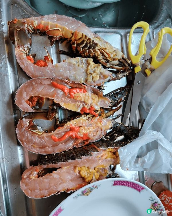 自家烹調小蜜蜂龍蝦 ,新鮮美味  ,加埋上湯芝士 ,倍添美味...