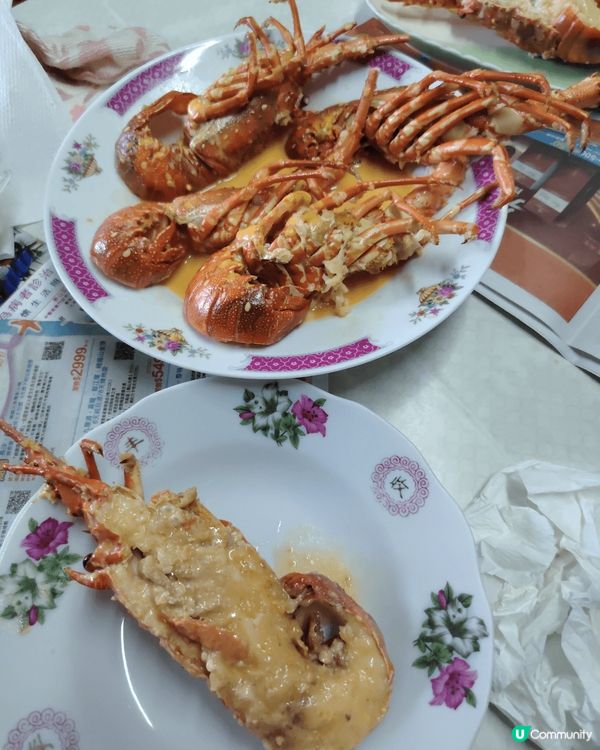 自家烹調小蜜蜂龍蝦 ,新鮮美味  ,加埋上湯芝士 ,倍添美味...