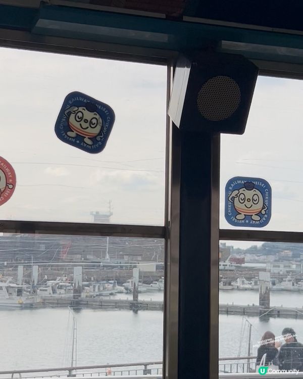 搭乘日本慢行復古小火車 💕 欣賞門司港景色