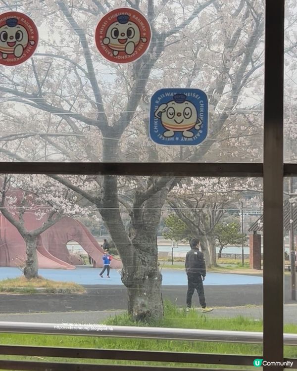 搭乘日本慢行復古小火車 💕 欣賞門司港景色