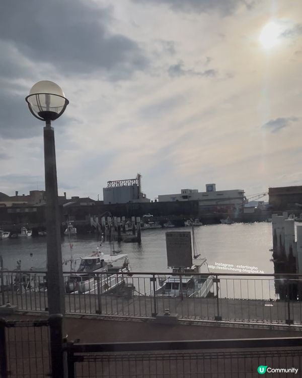 搭乘日本慢行復古小火車 💕 欣賞門司港景色