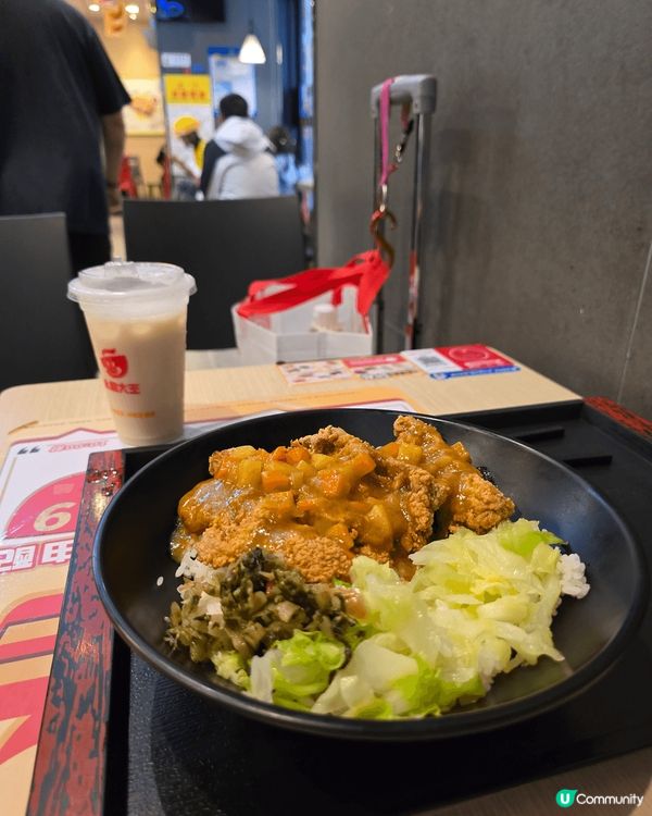 永和大王食套餐好抵食呀，我叫咗咖哩排雞飯，麻婆豆腐滷肉飯及辣...