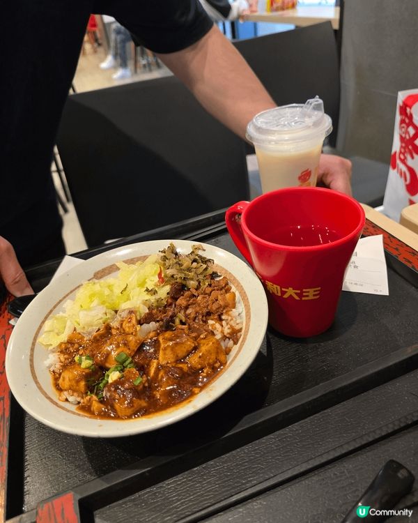 永和大王食套餐好抵食呀，我叫咗咖哩排雞飯，麻婆豆腐滷肉飯及辣...