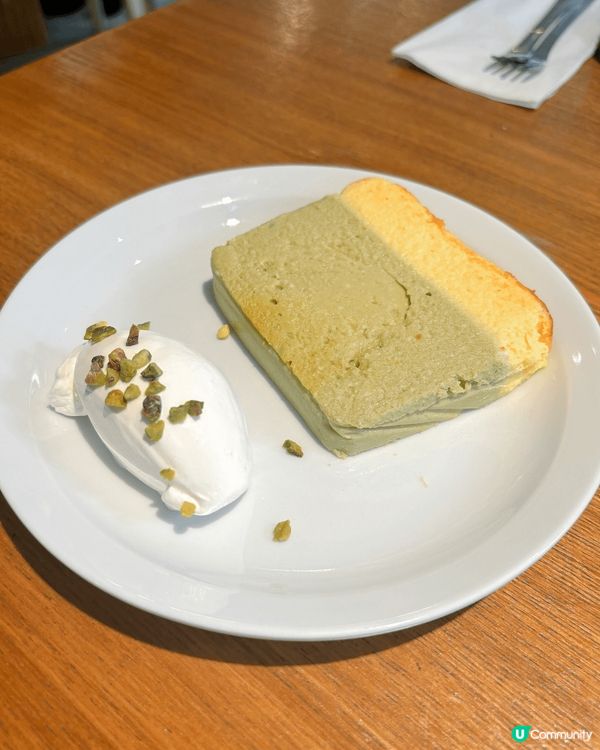 位於太子與深水埗交界的不苦，是一間木系cafe，店內很有空間...