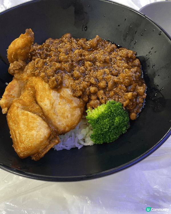 新加坡的海南雞飯及各種美食都令人身心舒暢忘掉了工作的煩惱