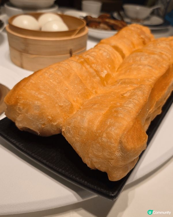 這幾張圖片展示了深圳悅景酒家的精緻粵菜，展現了傳統與創意並存...