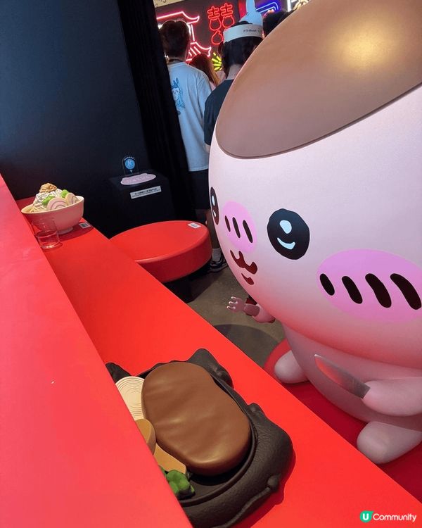 起初是在社交媒體上刷到吉伊卡哇（CHIIKAWA）的表情包和...