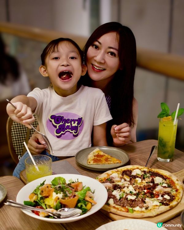 小朋友竟然食得哂成個pizza，原來真係好好味😋