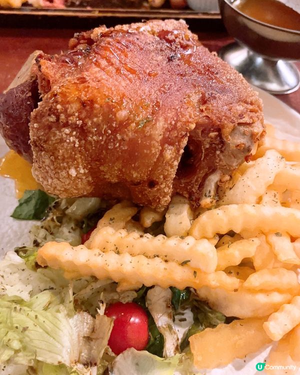 二百幾蚊食到威靈頓同埋兩磅豬手😳