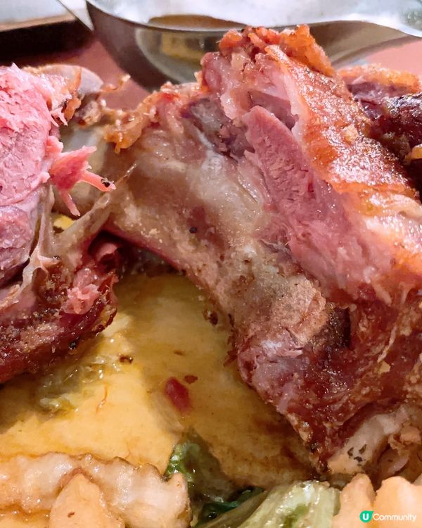 二百幾蚊食到威靈頓同埋兩磅豬手😳