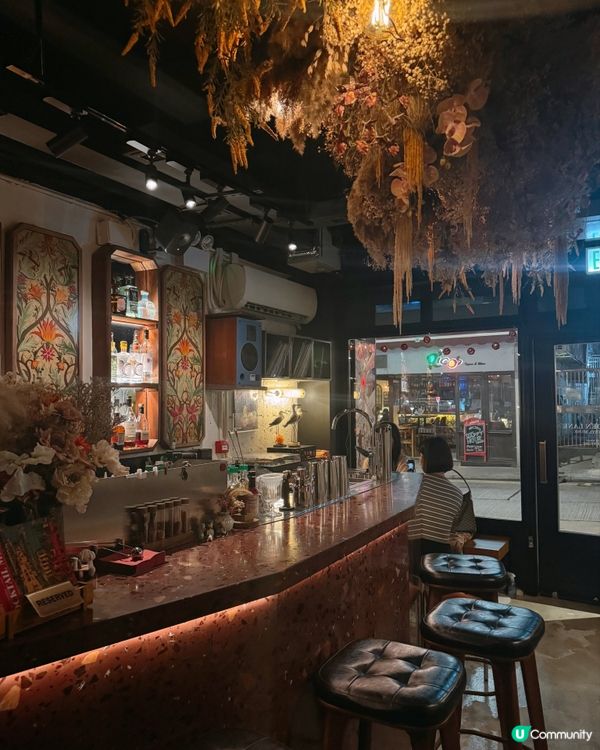 黑膠唱片與雞尾酒的晚上