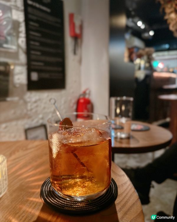 黑膠唱片與雞尾酒的晚上