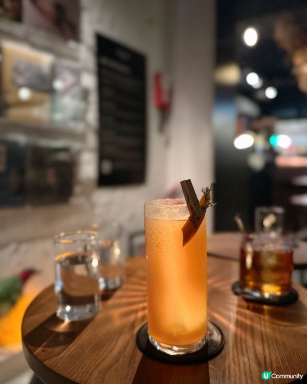 黑膠唱片與雞尾酒的晚上