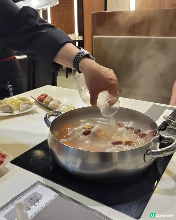 銅鑼灣私隱火鍋！椰子雞湯底勁正🤤🍲