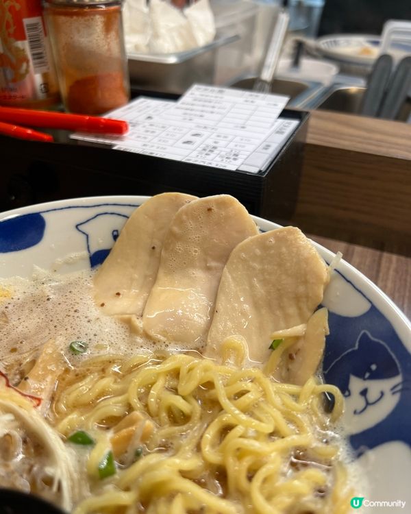 餐廳坐落於牛頭角既隱世小店,我鐘意佢地冇加一收費😍👏🏻 