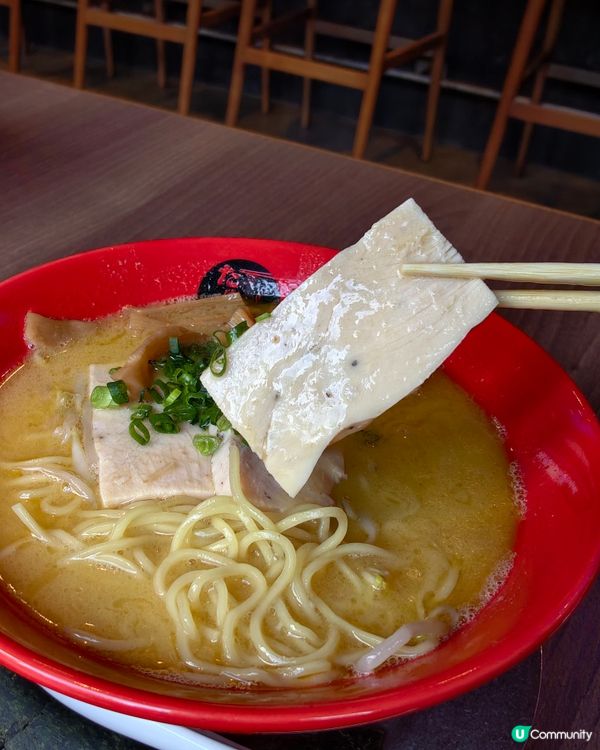 灣仔鬧市中的白雞湯拉麵🍜