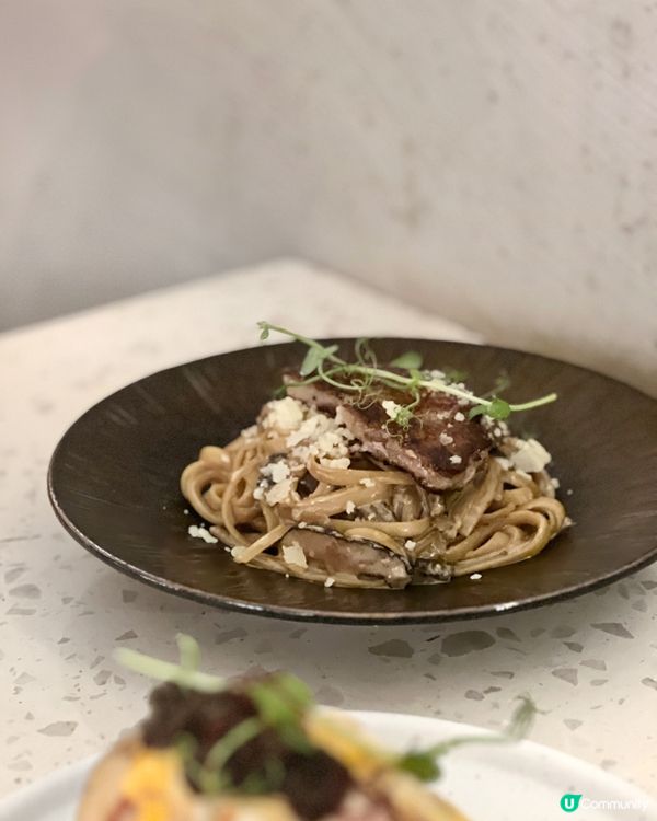 《尖沙咀舒適木系多國菜》