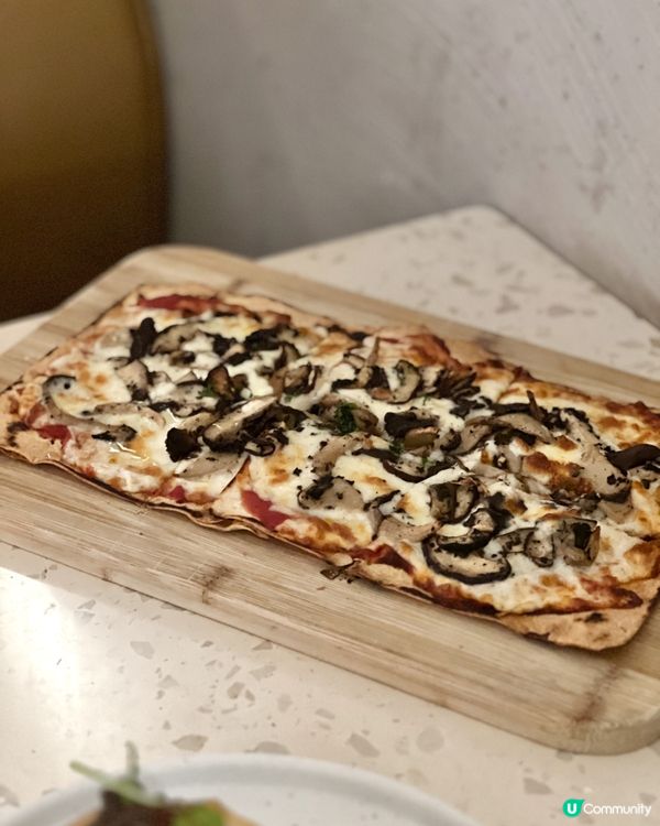 《尖沙咀舒適木系多國菜》