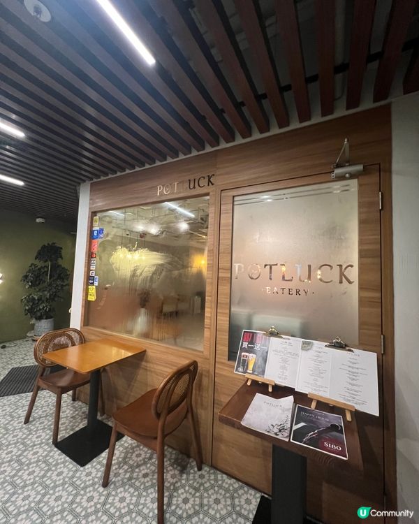 《尖沙咀舒適木系多國菜》