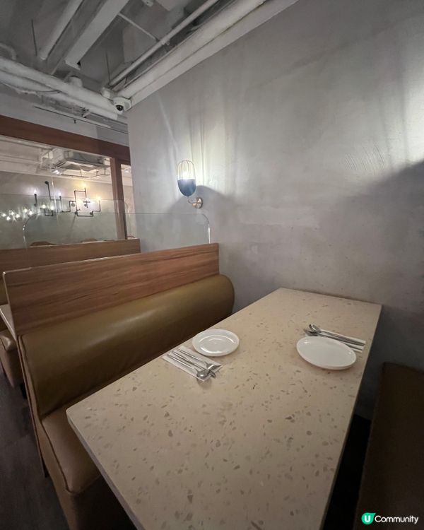 《尖沙咀舒適木系多國菜》