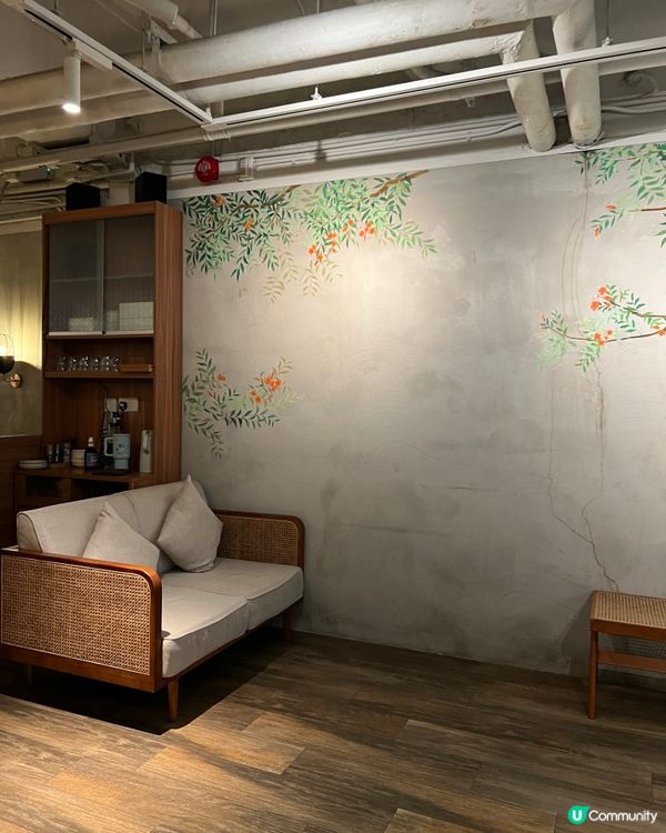 《尖沙咀舒適木系多國菜》