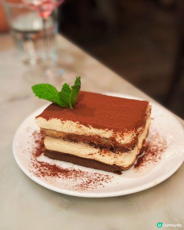 中環半山電梯人氣薄餅店🔥特別版心形pizza😍